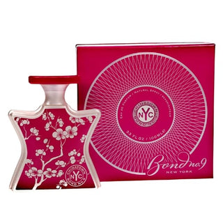 Chinatown Bond No 9 perfume bottle positioned on the left in front of its box on Fragrancedealz.com