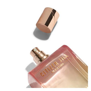 Embrace the radiant warmth of Citizen Jill Sunkissed with its open-cap bottle, releasing a fresh, sun-kissed fragrance that captures the spirit of summer. Available now at FragranceDealz.com.